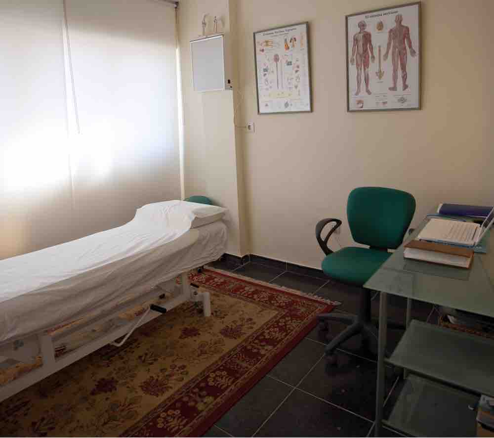 Detalle de la sala de masajes de la clínica